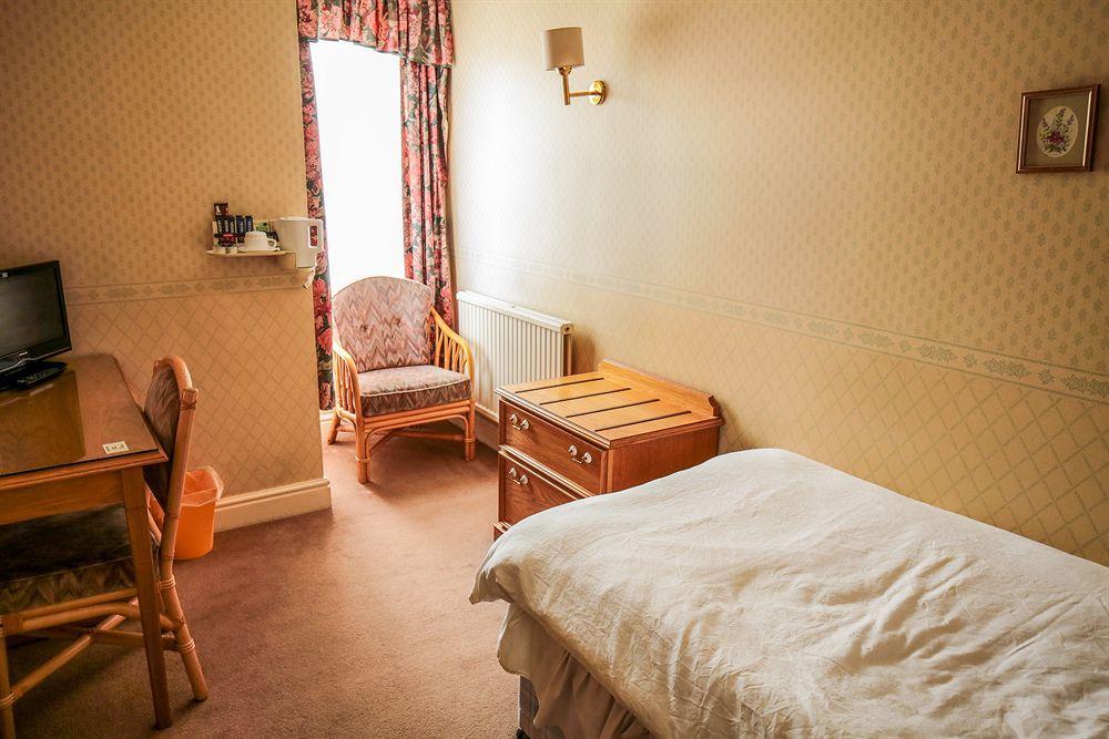 Fernbank Hotel Basingstoke Dış mekan fotoğraf