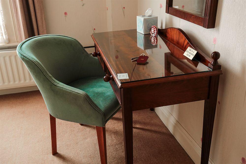 Fernbank Hotel Basingstoke Dış mekan fotoğraf