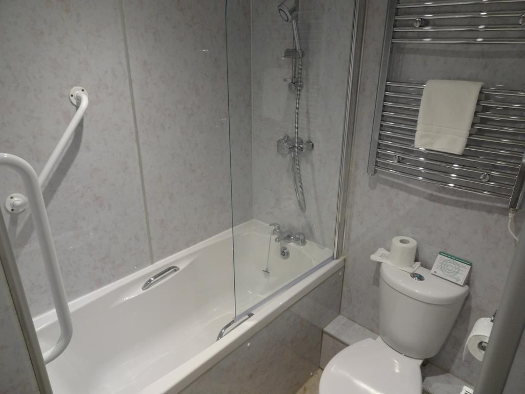 Fernbank Hotel Basingstoke Dış mekan fotoğraf
