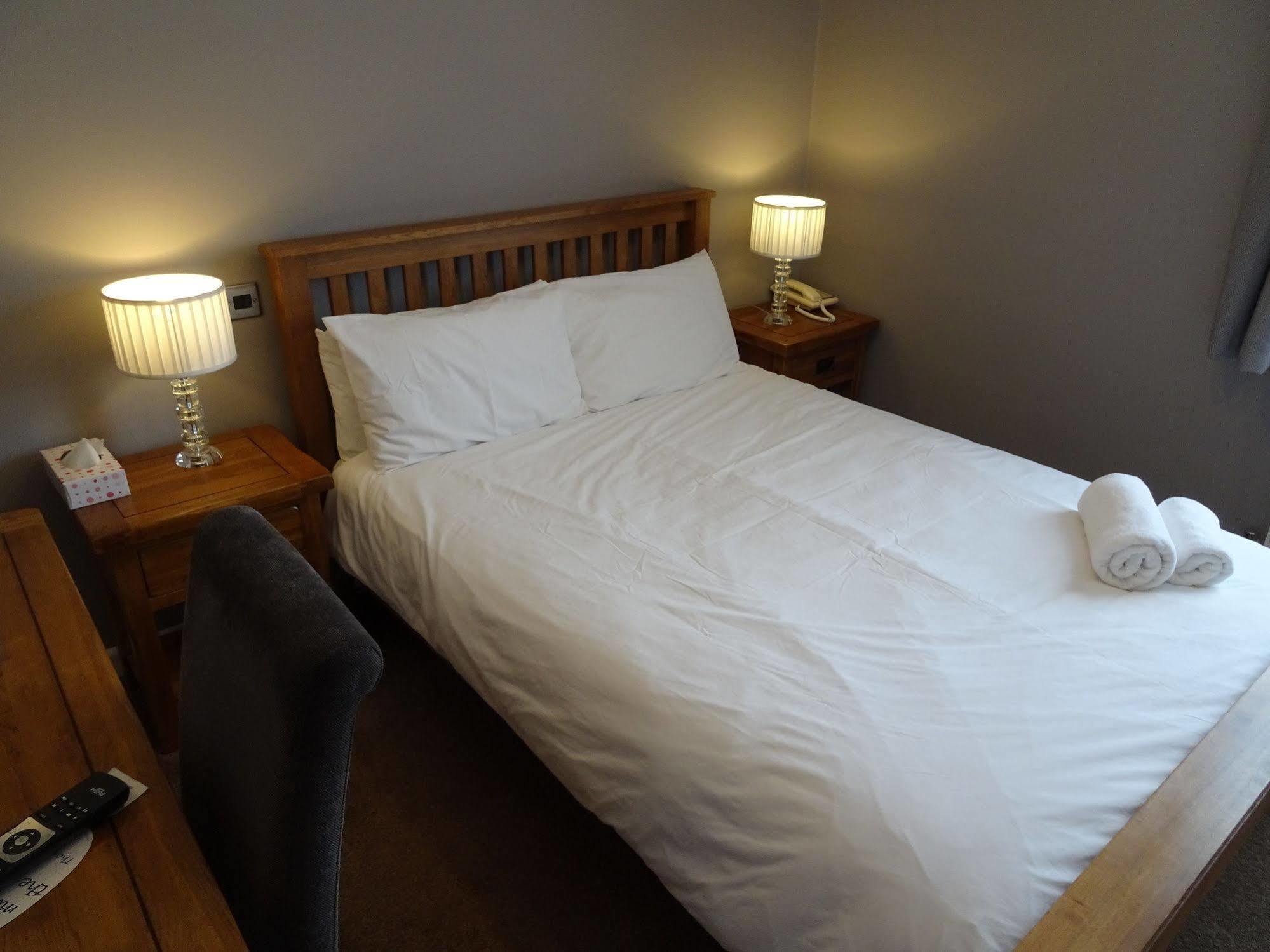 Fernbank Hotel Basingstoke Dış mekan fotoğraf