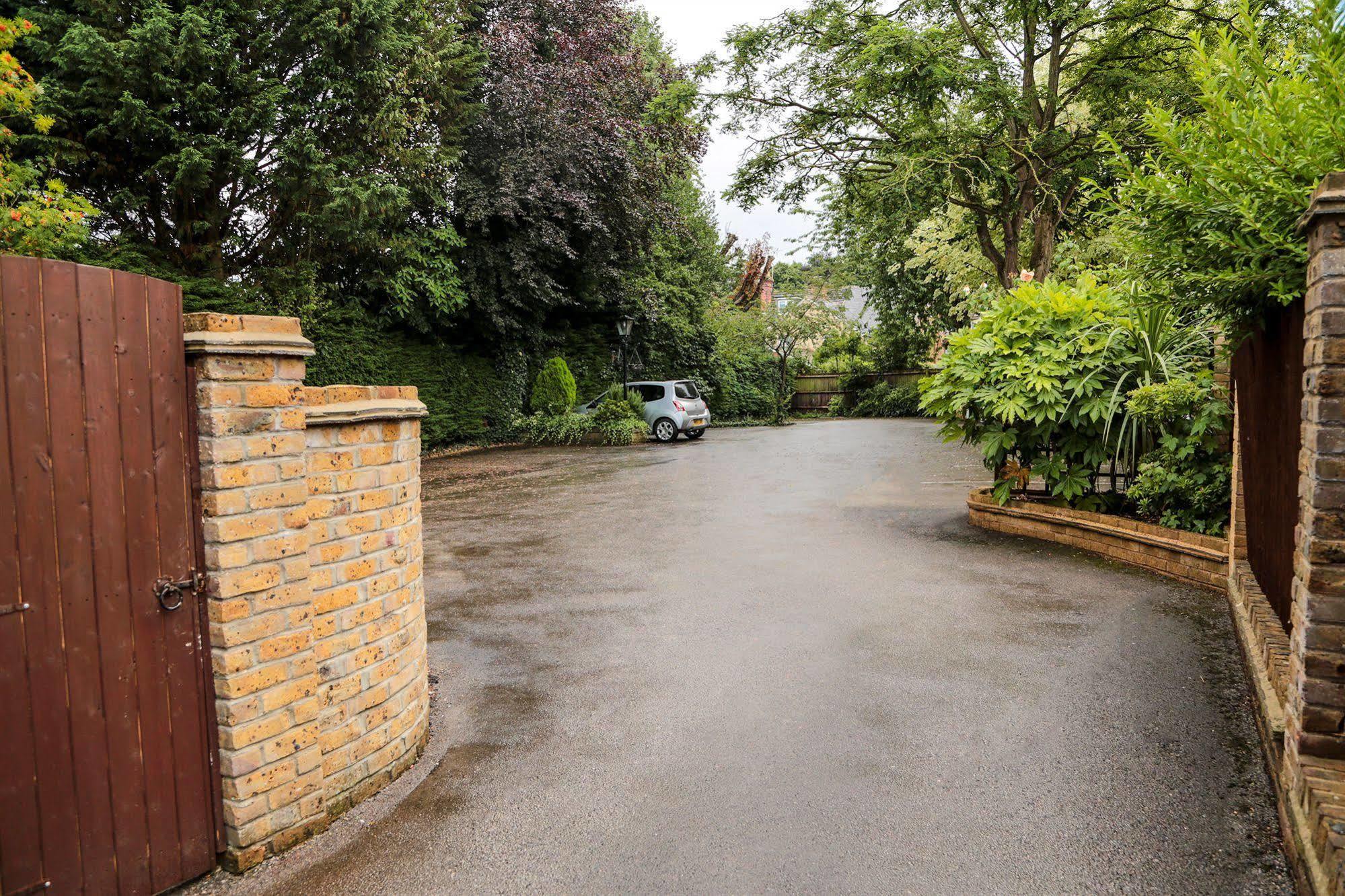 Fernbank Hotel Basingstoke Dış mekan fotoğraf