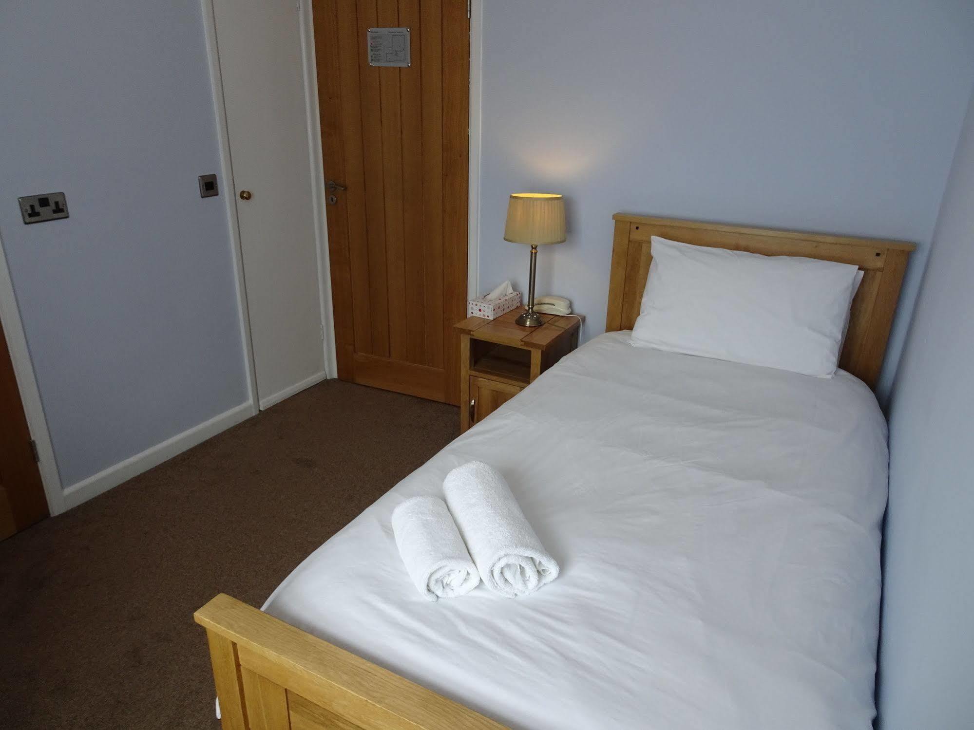 Fernbank Hotel Basingstoke Dış mekan fotoğraf