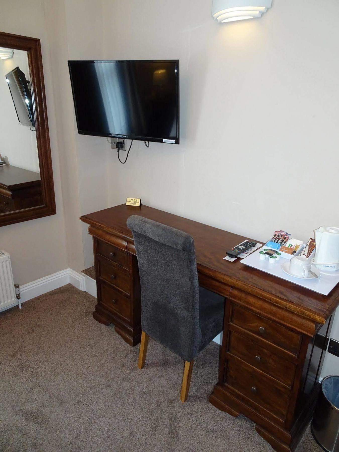 Fernbank Hotel Basingstoke Dış mekan fotoğraf